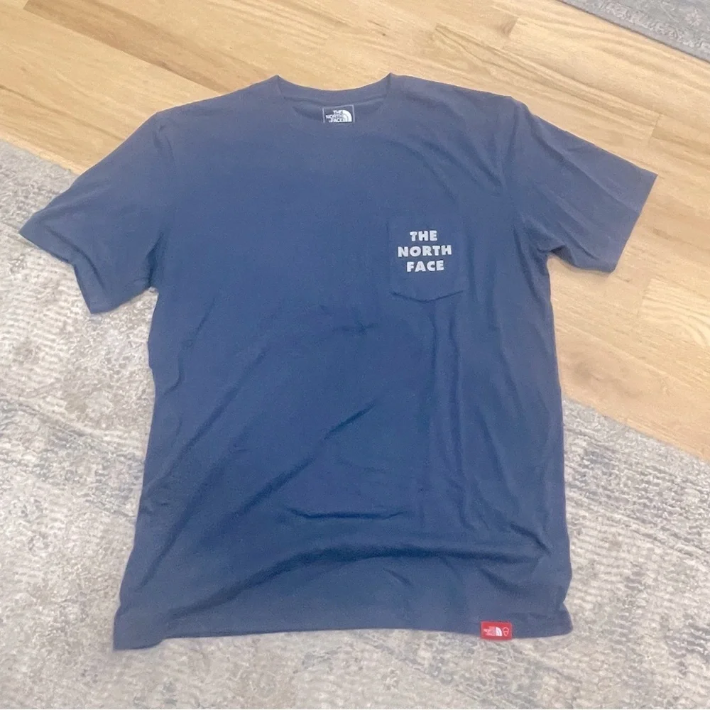The North Face Pocket Tee Mens M  Shirt